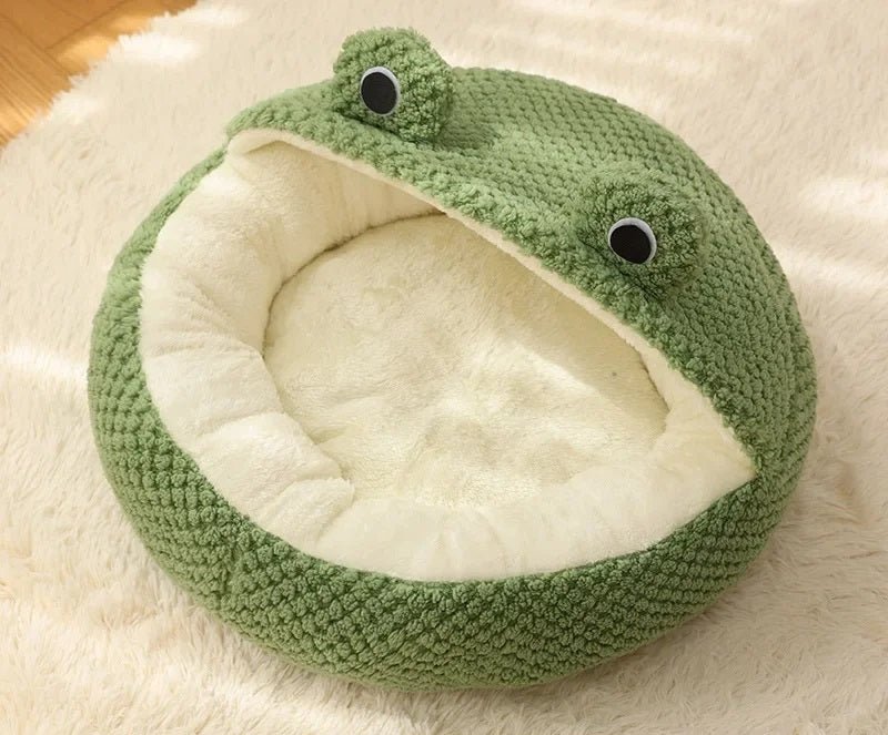 Cozy Frog-Themed Cat Bed – Plush Semi-Enclosed Nest for Cats & Small Dogs, Perfect for Snuggly Autumn and Winter Comfort